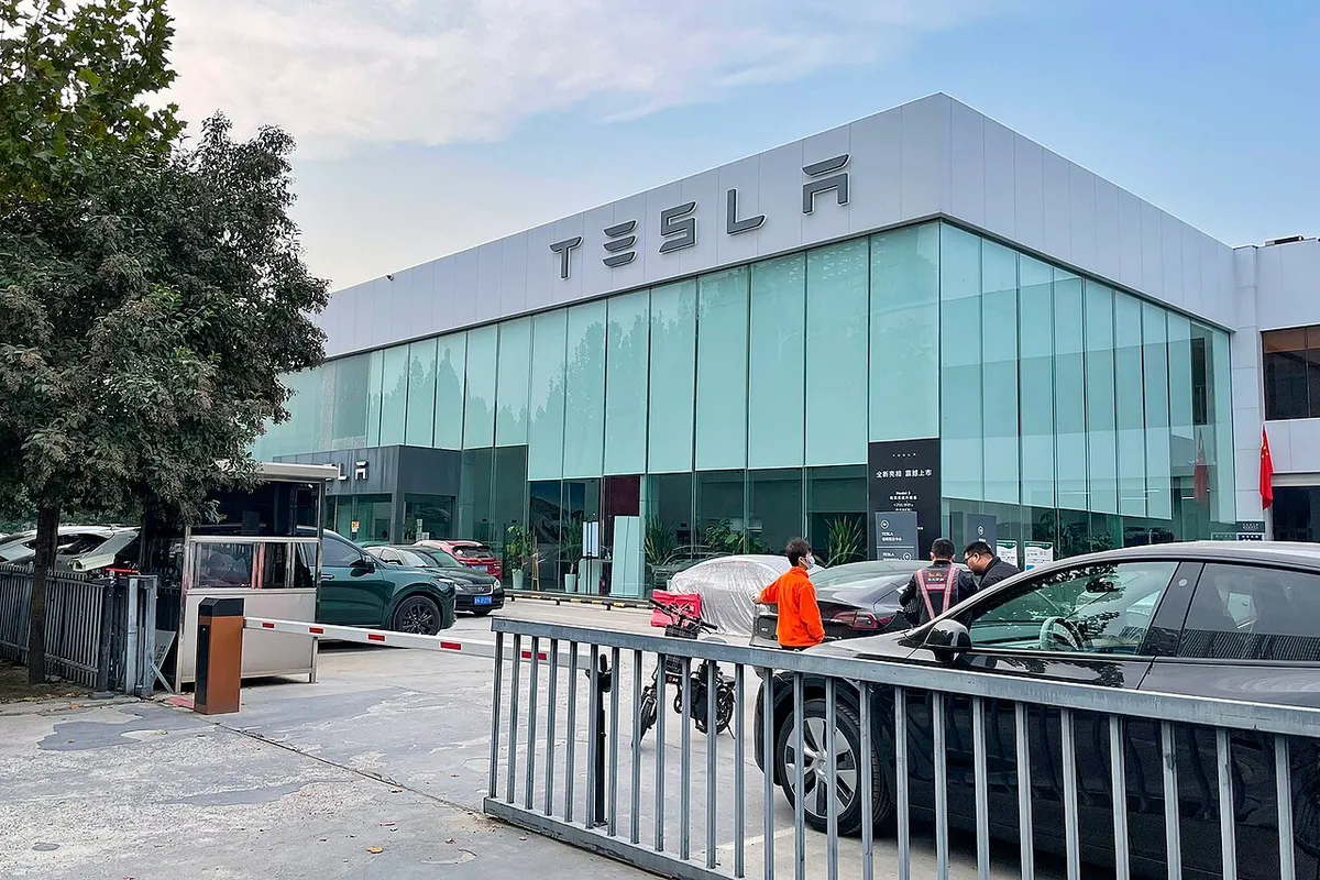 Tesla showroom and delivery center, Zhengzhou Futa
