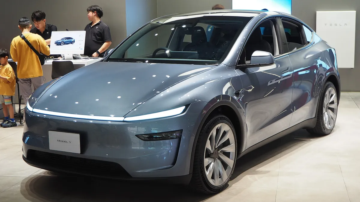 2025 Tesla Model Y Juniper Long Range AWD in Siam Paragon, Pathumwan, Bangkok, Thailand